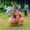 Ngựa bơm hơi chơi team building